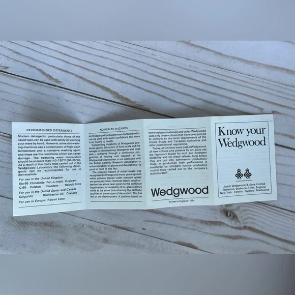 Wedgewood Vintage Blue Jasperware Round Joseph Hewes MA State Seals Series - Picture 6 of 6